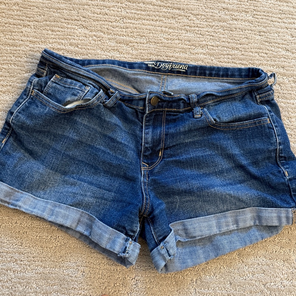 Old Navy Boyfriend Denim Short Size 8